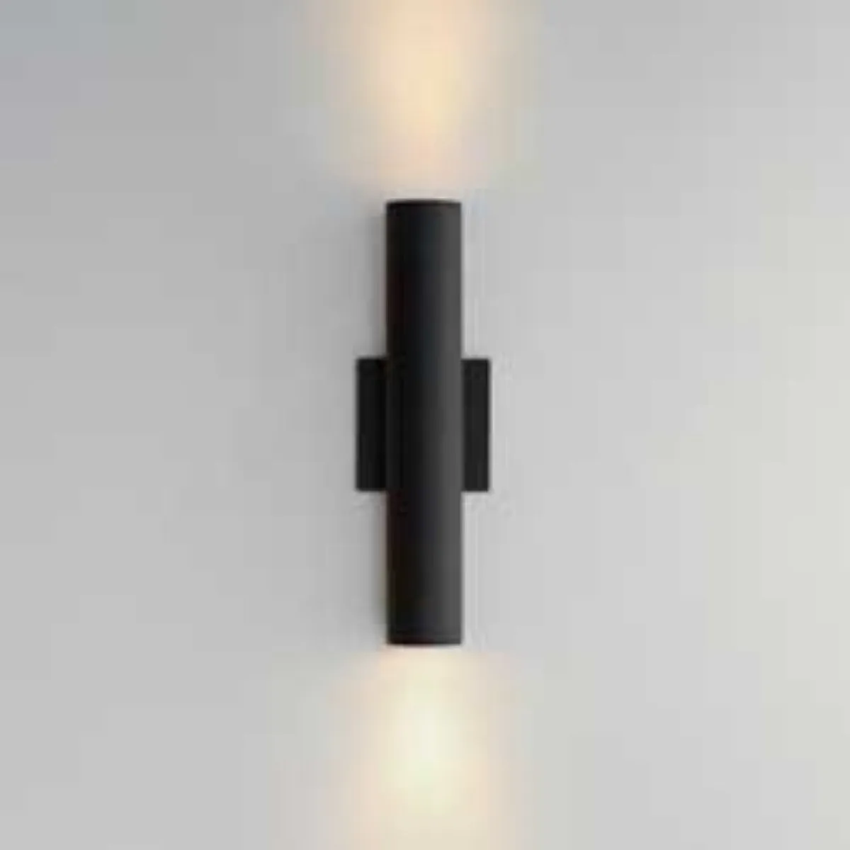 Calibro 15 in. LED Outdoor Wall Light 120-277V, 3000K Black