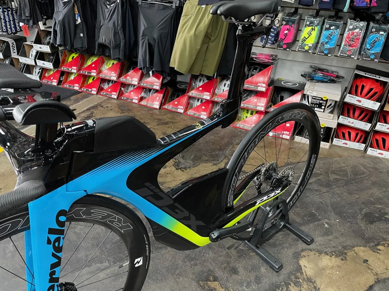 Cervelo P3X Shimano Ultegra Di2 11 Speed - Disc Reynolds AR 58 Wheels - Rivera/Fluoro/Black 2021
