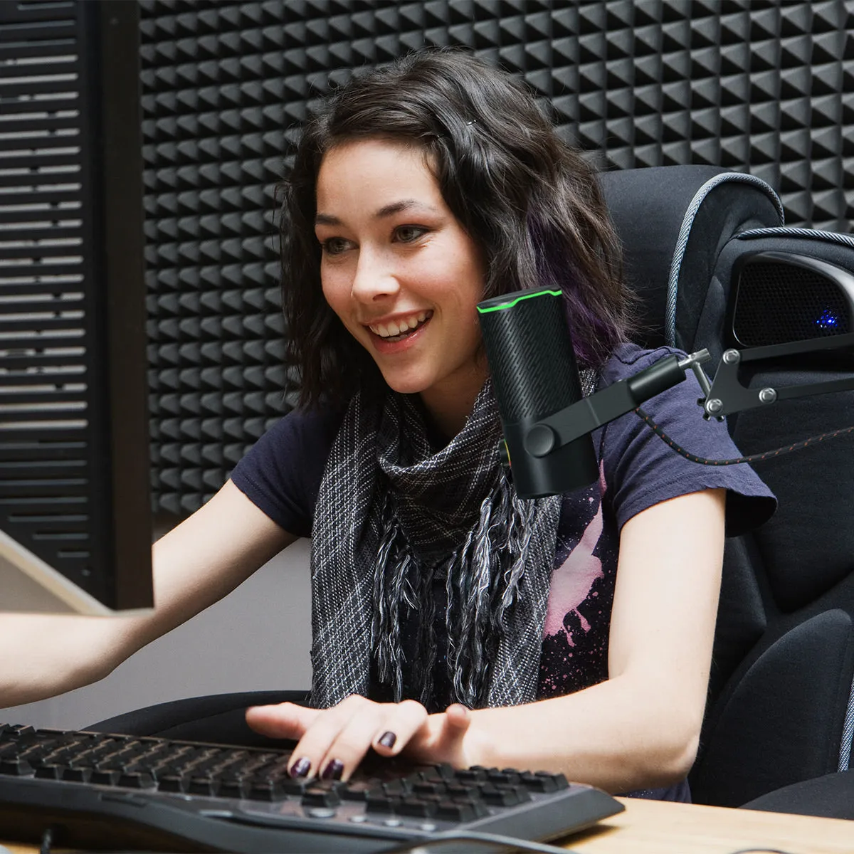 JBL Quantum Stream Studio Quad-Pattern USB Microphone for Streaming, Recording, & Gaming
