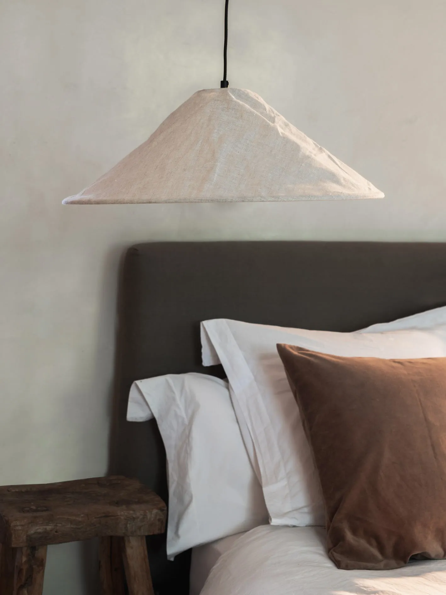 Siya - collapsible large linen pendant