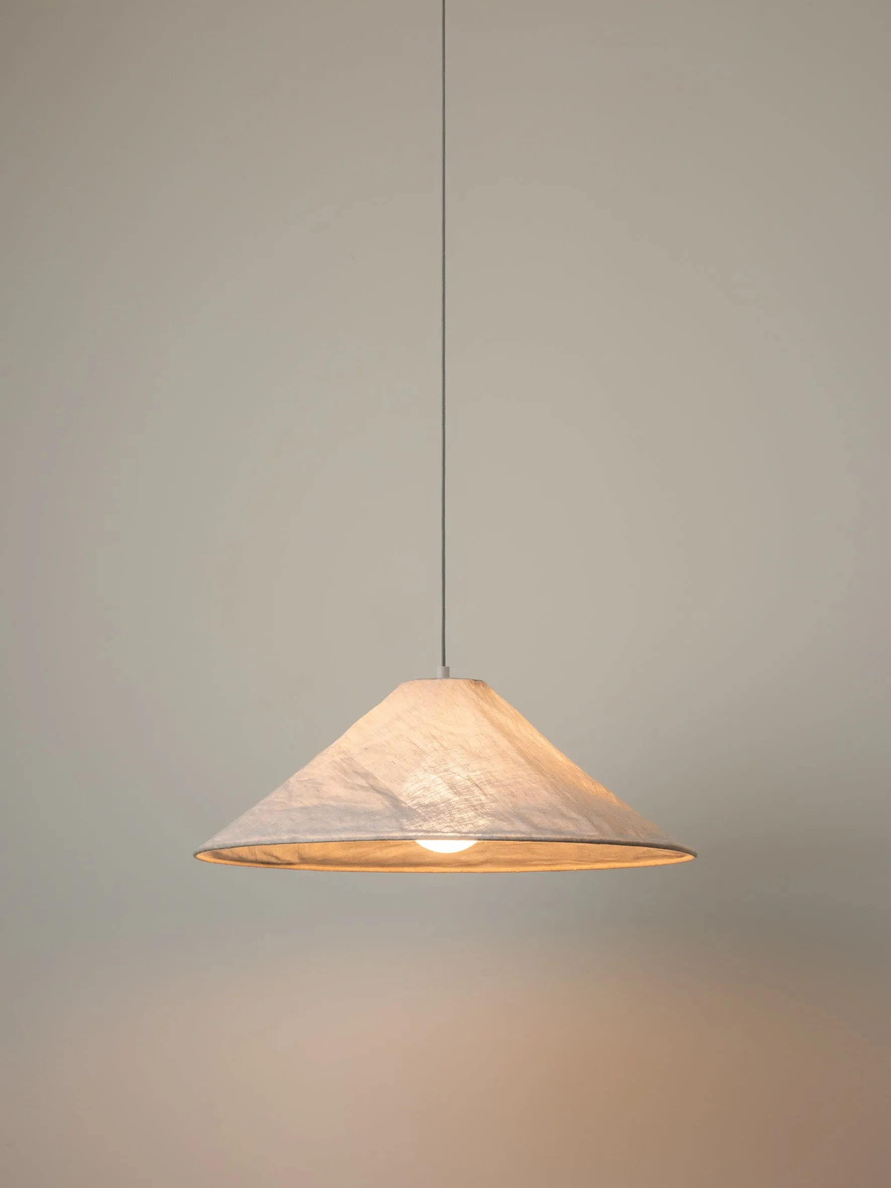Siya - collapsible large linen pendant