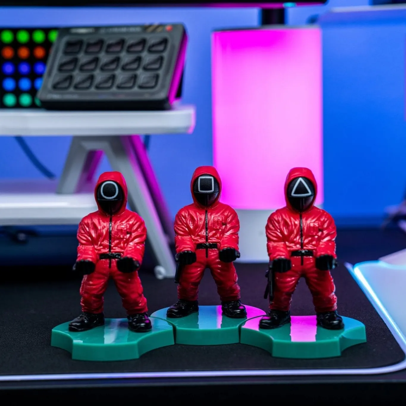 Squid Game: Triangle Guard Holdems, Mini Phone Stand and Device Holder