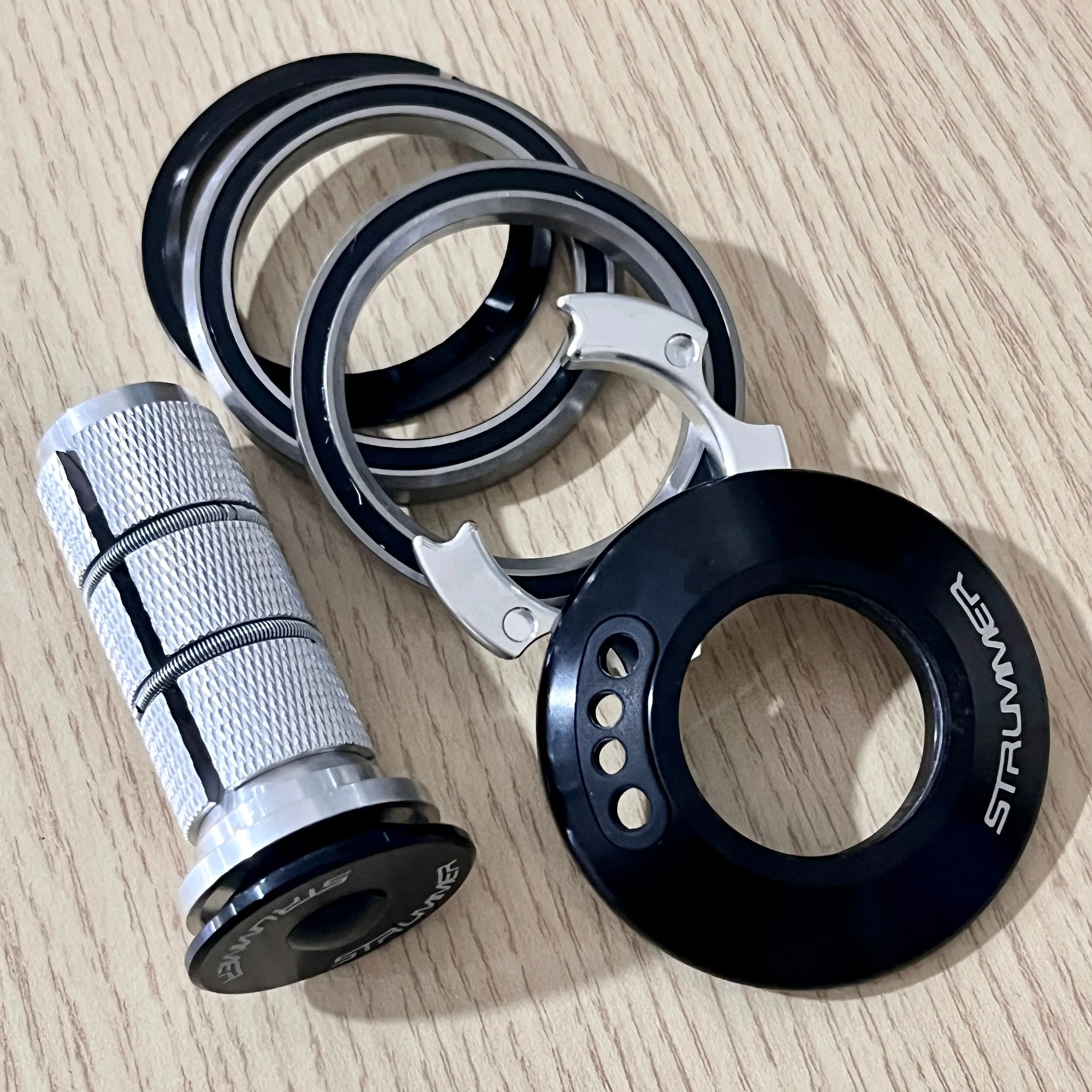 Strummer HS-J05 Integrated Headset 52/52 (with Compression Device & Internal Cable Routing)