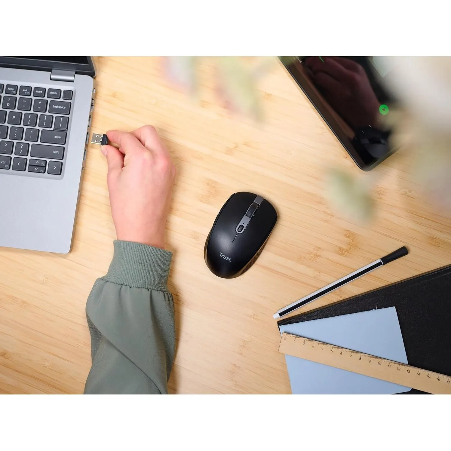 Trust Ozaa Silent Wireless Bluetooth Mouse - Rechargeable, Multi-Device, Compact, 60% Recycled Plastic, for PC/Laptop/Mac/Android - Black