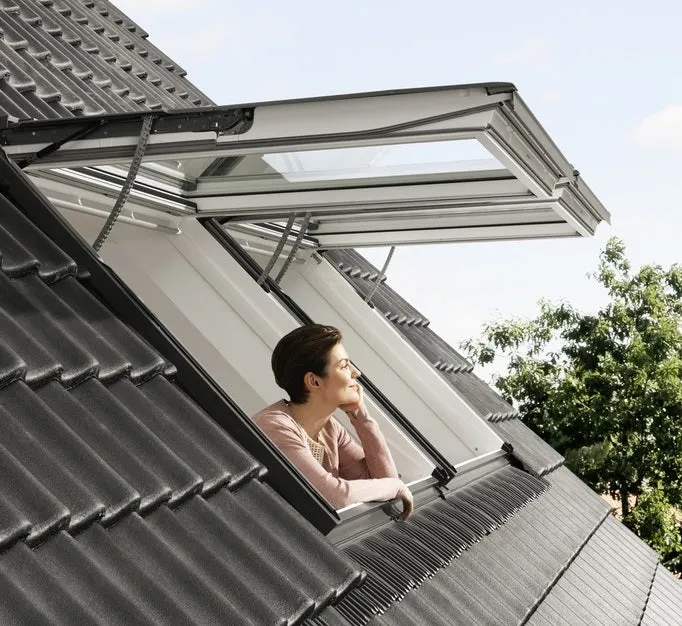 VELUX GPU FK08 006621U Top-Hung Triple Glazed INTEGRA® Electric Window (66 x 140 cm)